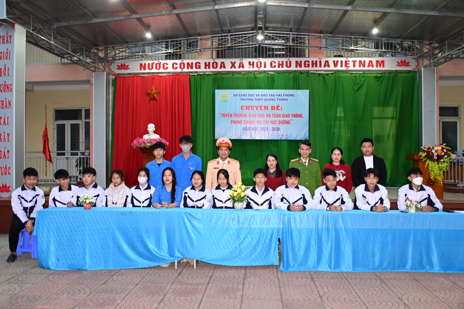 Công an huyện Thủy Nguyên tuyên truyền về an toàn giao thông và phòng chống ma túy tại trường THPT Quảng Thanh